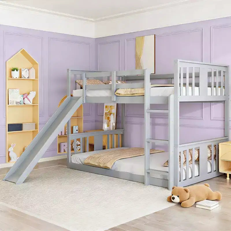 Letto a castello basso in legno grigio/bianco singolo su singolo con scivolo reversibile per 2 bambini