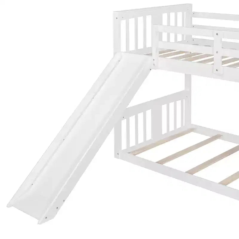 Letto a castello basso in legno grigio/bianco singolo su singolo con scivolo reversibile per 2 bambini